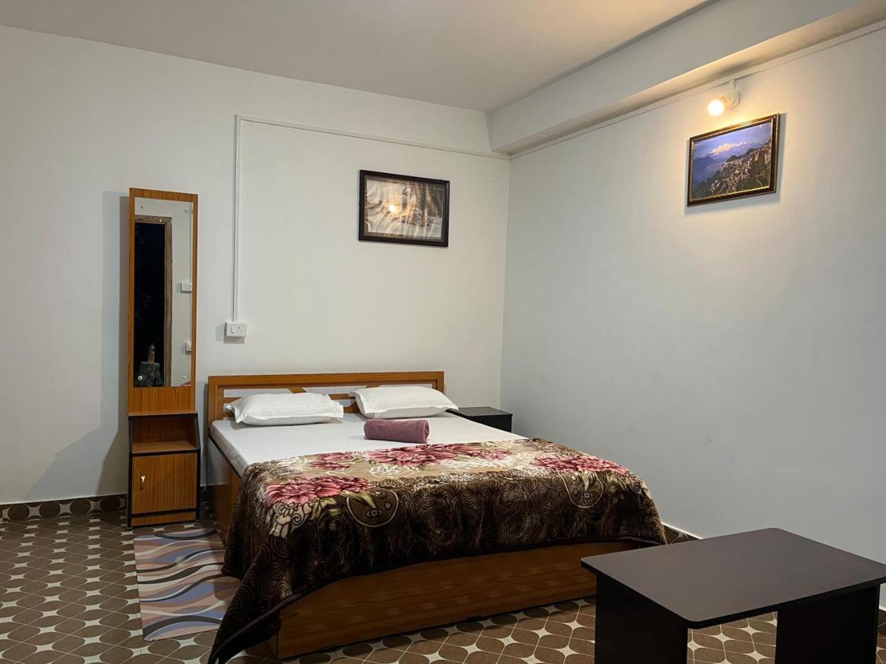 Pradhan Homestay Mirik - Homestay Beside Mirik Lake Exterior foto